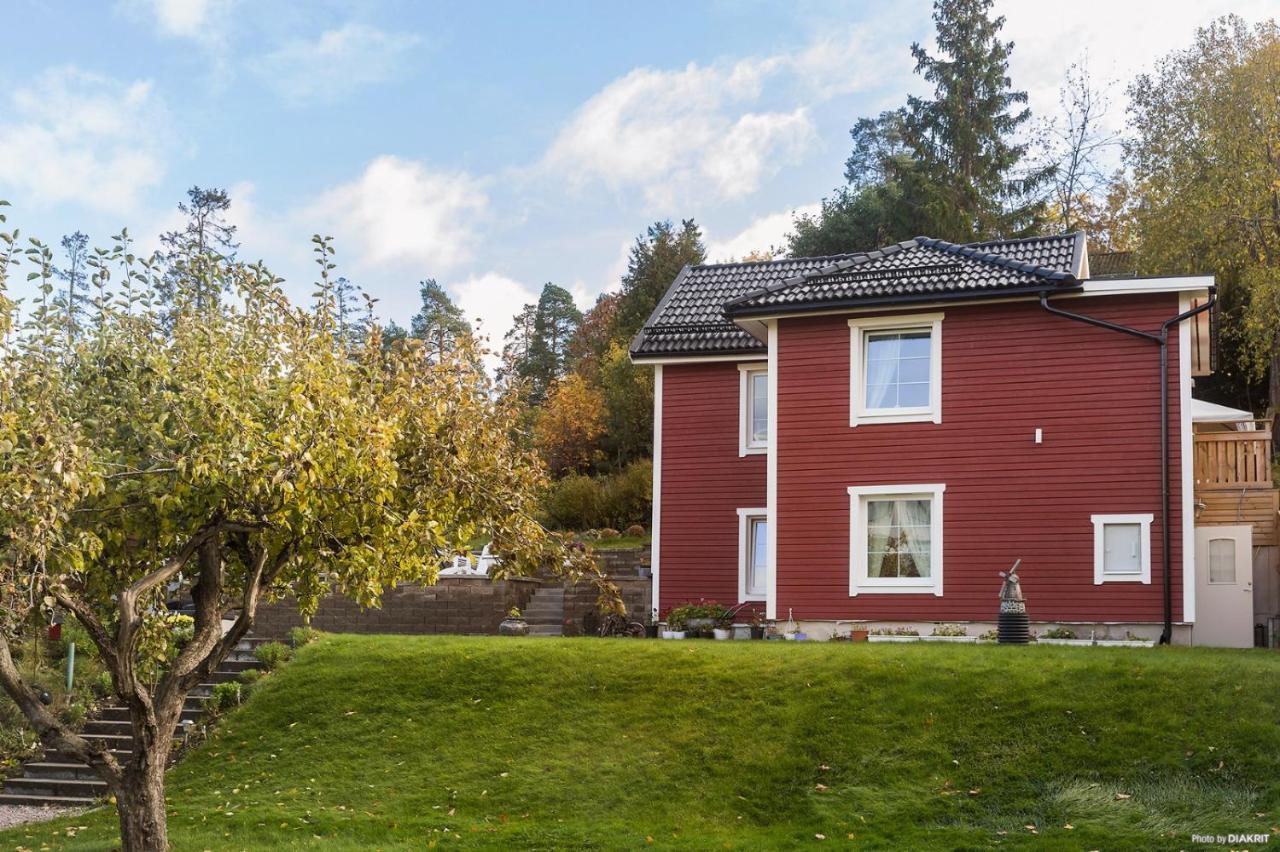Charming Apartment In A Red House In Stockholm Ngoại thất bức ảnh