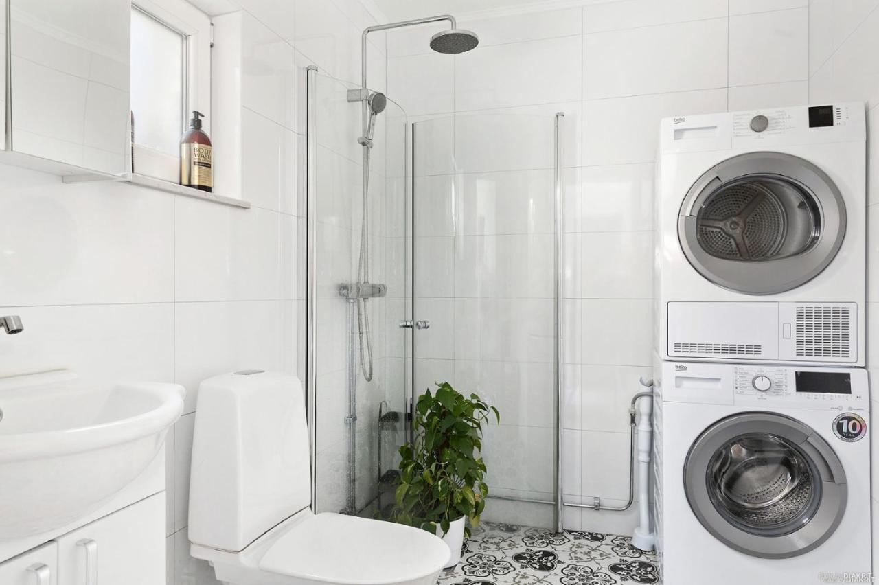 Charming Apartment In A Red House In Stockholm Ngoại thất bức ảnh