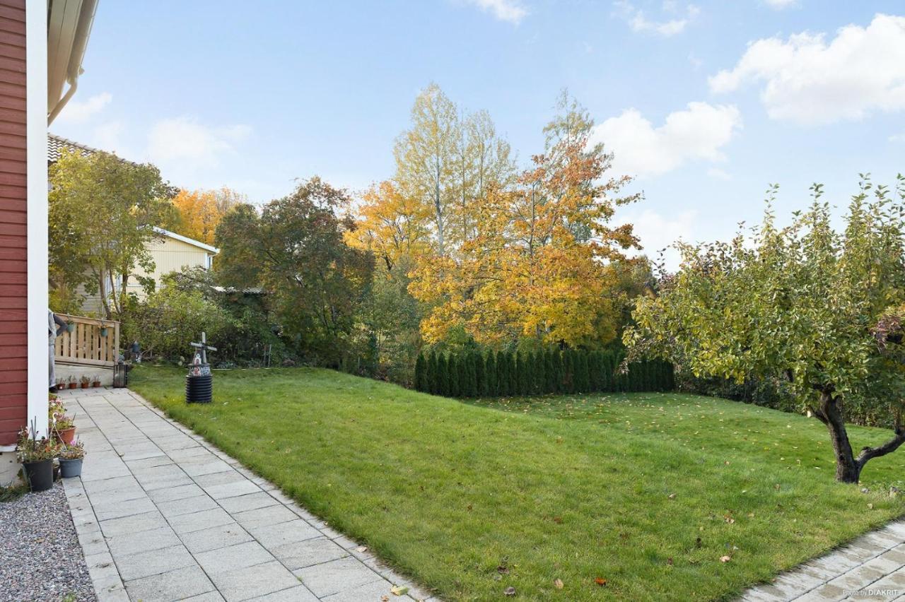 Charming Apartment In A Red House In Stockholm Ngoại thất bức ảnh